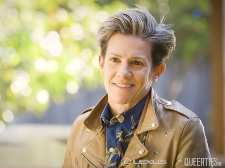 What can’t comedian, writer, & podcaster Cameron Esposito do?