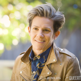 What can’t comedian, writer, & podcaster Cameron Esposito do?