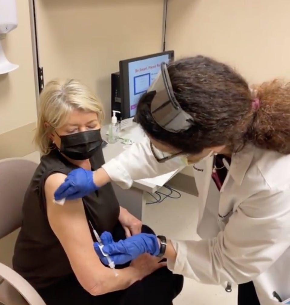 Martha Stewart shuts down haters after getting COVID-19 vaccine