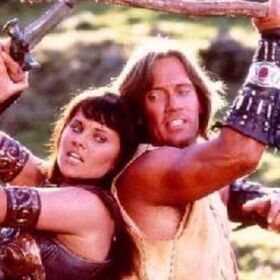 Lesbian icon and ‘Xena’ star Lucy Lawless shreds co-star Kevin Sorbo over pro-coup tweet