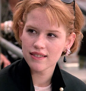 Molly Ringwald just outed this ’80s icon