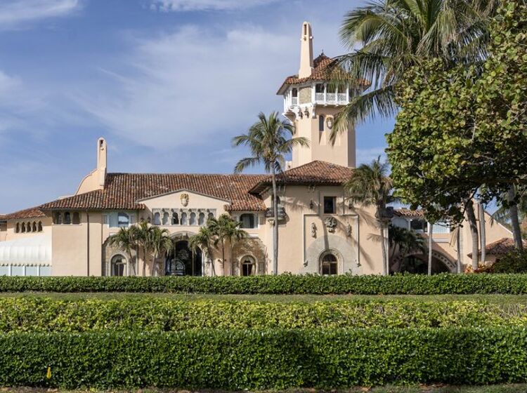 Mar-a-Lago forced to shut down due to COVID-19 outbreak is right on brand