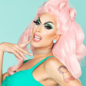 HIEEEE! Alaska joins us on the Queerty podcast, listen here!