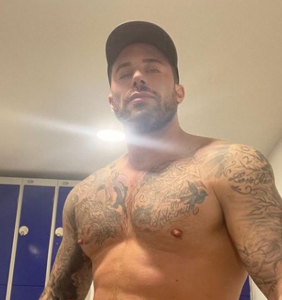 Singer Duncan James says “awful” homophobic abuse from fans drove him to seek therapy