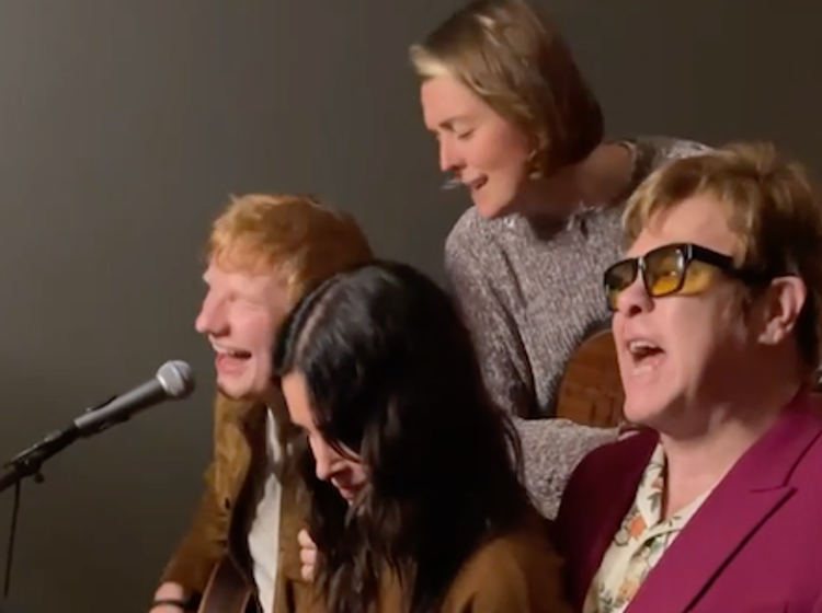 WATCH: Elton John & Brandi Carlile went to Courtney Cox’s house; magic ensued