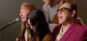 WATCH: Elton John & Brandi Carlile went to Courtney Cox’s house; magic ensued