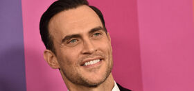PHOTOS: Cheyenne Jackson’s hotel room workout is making the internet sweat