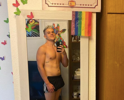 Spanish rapper Arkano comes out, says he’s “open to everything.” Now, about his Tinder page…