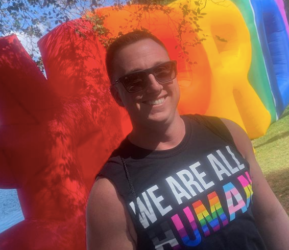 WWE ‘Raw’ referee Shawn Bennett casually comes out: “Oh yea, I’m gay”