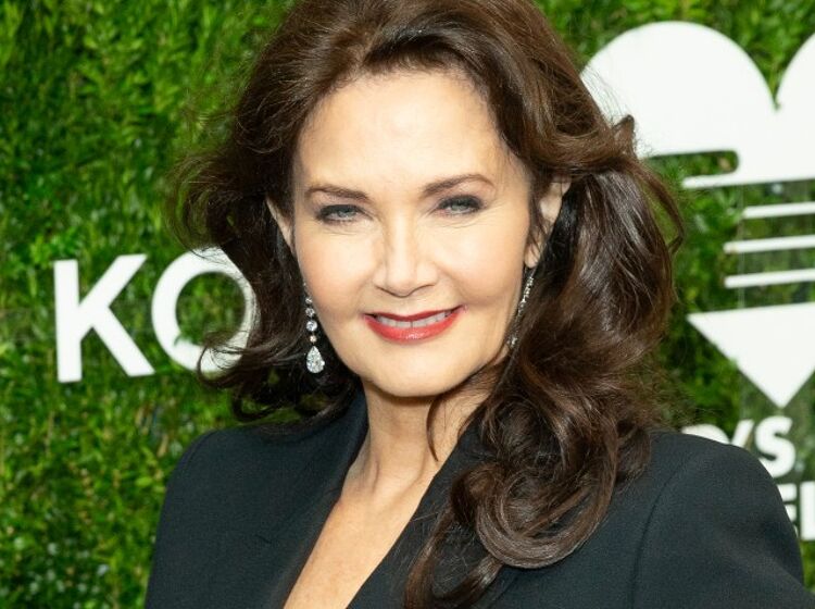 Lynda Carter goes viral with tweets about gay bears