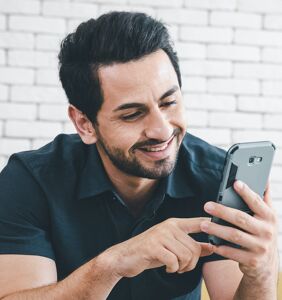 Gay Redditors list what they look for in a Grindr match, besides looks