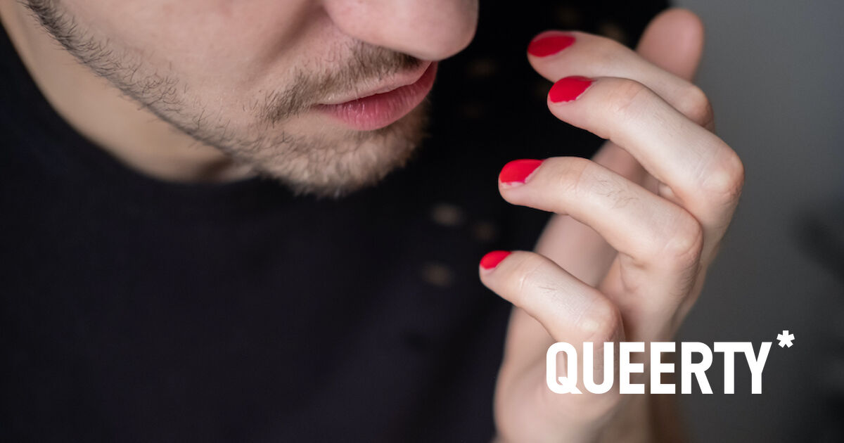 Redditors argue about whether guys' painted nails are a turn-off - Queerty