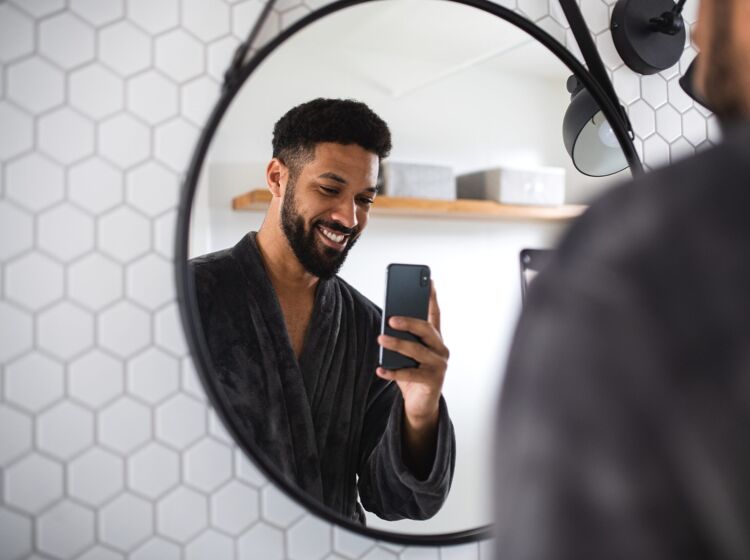 15 tips for taking the perfect mirror selfie
