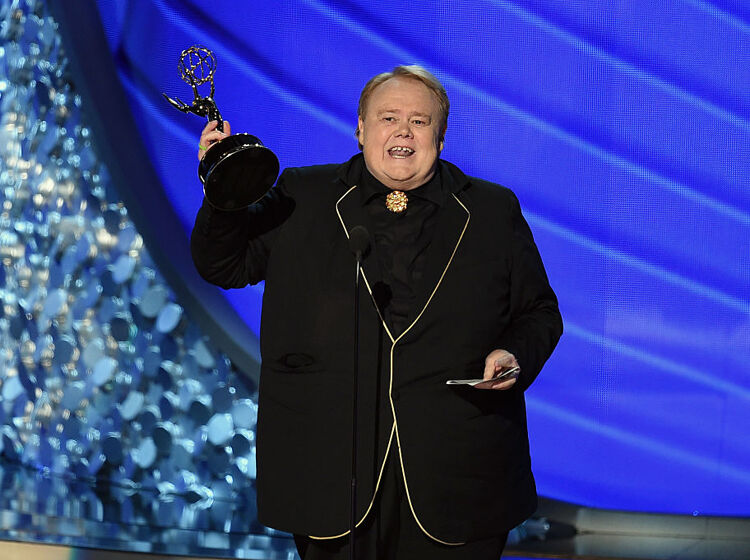 Louie Anderson’s gayness! Faye Dunaway’s horror! And other sizzle!