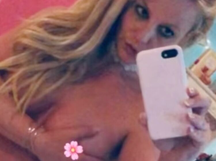 Britney Spears shares full-frontal nudes to celebrate being a “free woman”