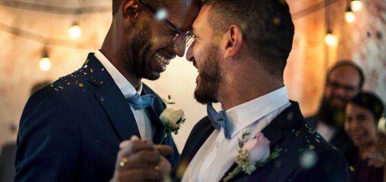 Woman slammed for horrendous choice of outfit to gay friend’s wedding