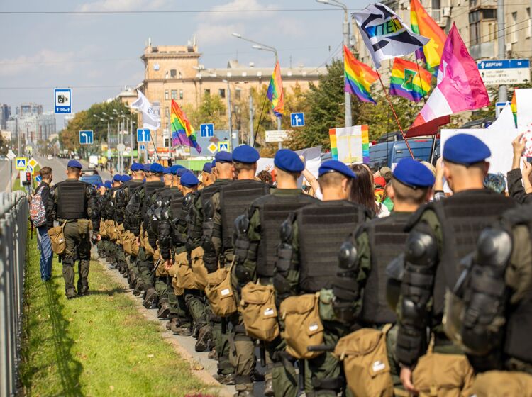 Ukrainian LGBTQ activists captured a group of Russian soldiers hiding in a basement