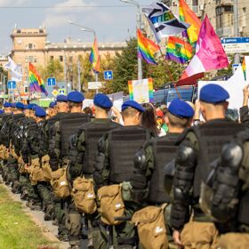 Ukrainian LGBTQ activists captured a group of Russian soldiers hiding in a basement