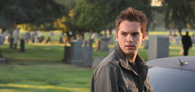 Thomas Dekker recalls being outed…and how it proved a “weird f*cked up blessing”