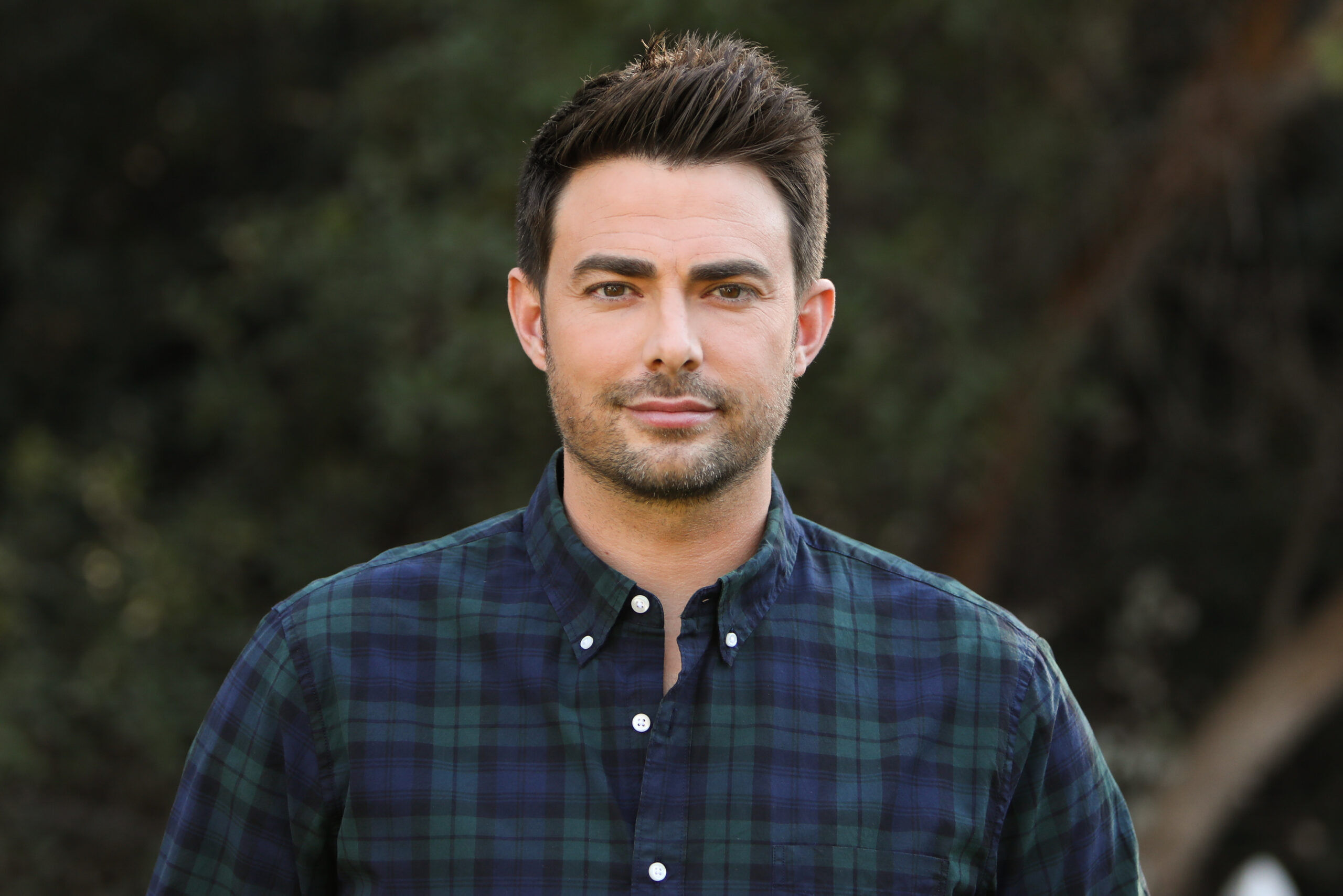 Jonathan Bennett used to be trapped in the closet, now he’s living the gay dream