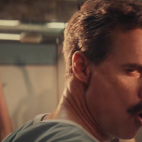 WATCH: Murray Bartlett shakes his booty and works up a sweat for ‘Physical’