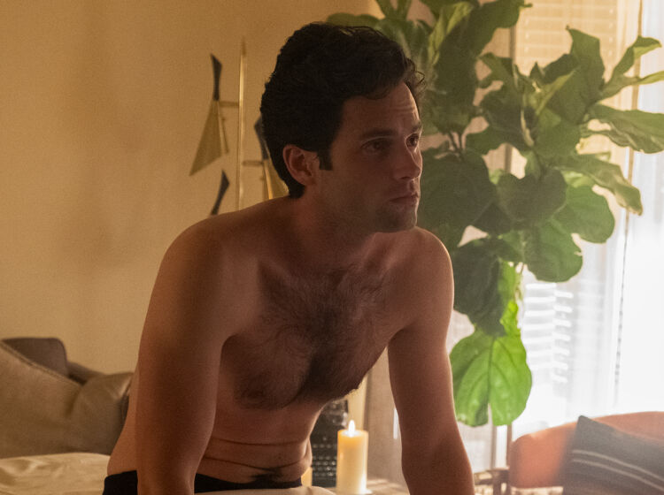 Penn Badgley shares the awkward note he received during one of his self-pleasuring scenes in ‘You’
