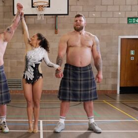 WATCH: Two of the world’s strongest men try their hand at rhythmic gymnastics