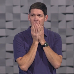 This megachurch pastor’s extramarital DMs got him pulled from the pulpit
