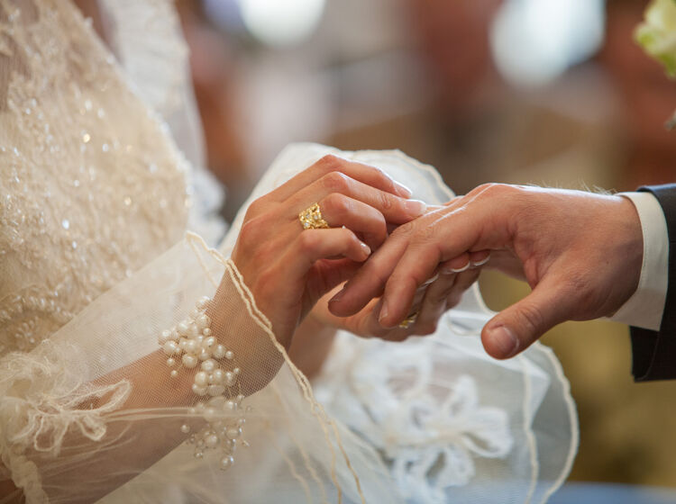 Woman explains why she’s marrying her gay best friend and the Internet has thoughts