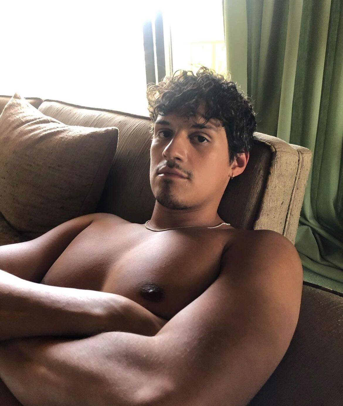 "I b sucking d*ck fr" plus 10 other times Omar Apollo hilariously won Twitter - Vimarsana News