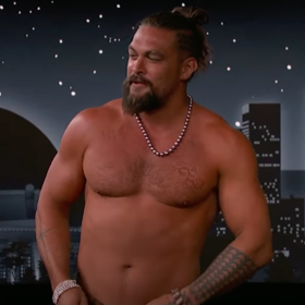 Jason Momoa adds another full moon to the ‘Jimmy Kimmel Live!’ set