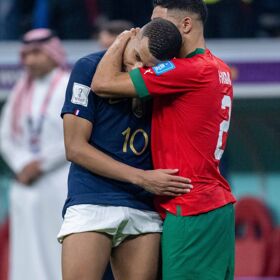 Isn’t it bromantic? Photo of two sexy soccer stars hugging it out at the World Cup goes viral