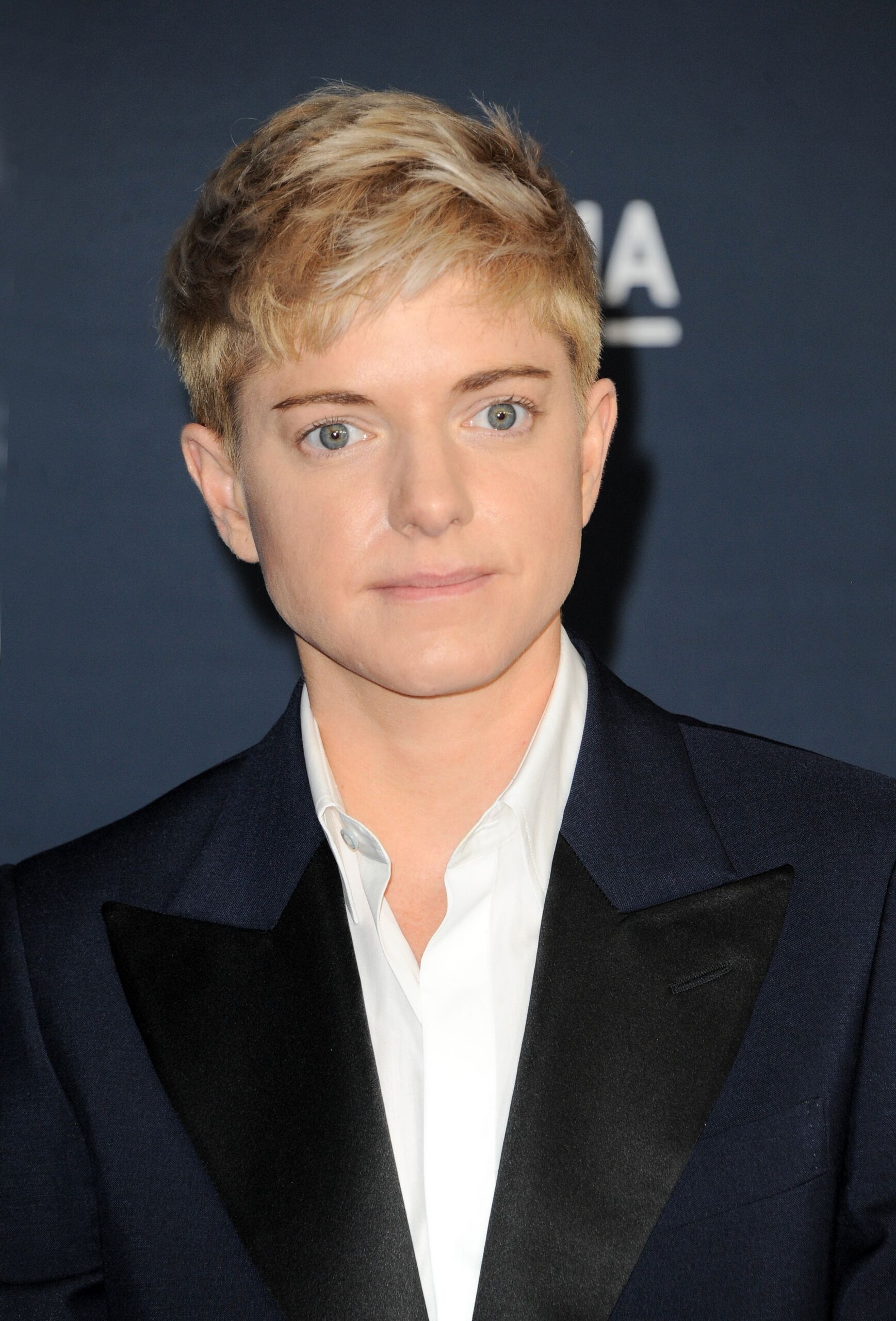 Mae Martin