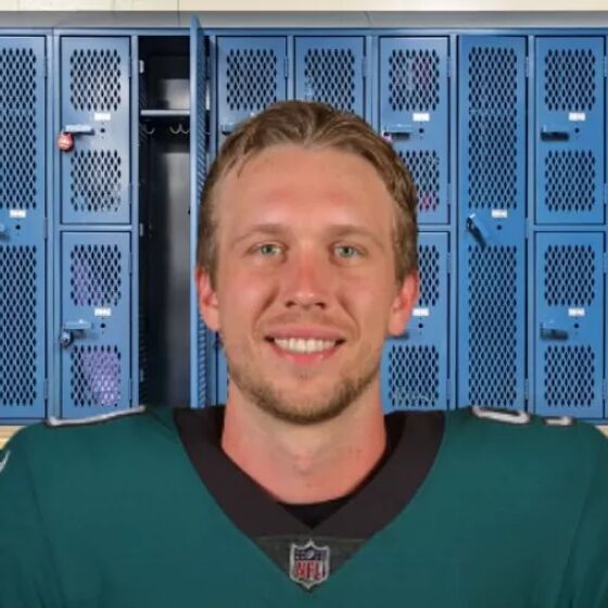 BREAKING: Eagles quarterback Nick Foles has the “biggest wiener in the locker room”