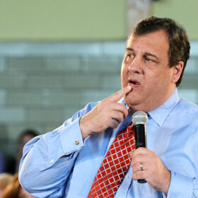 Chris Christie “definitely thinking” about making another failed bid for the White House and the internet has thoughts