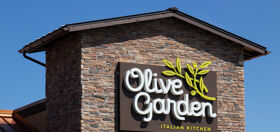 Gay Redditors defend twink who got called a cheapskate for taking his date to Olive Garden