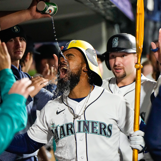 The Seattle Mariners Twitter account is… pretty gay actually