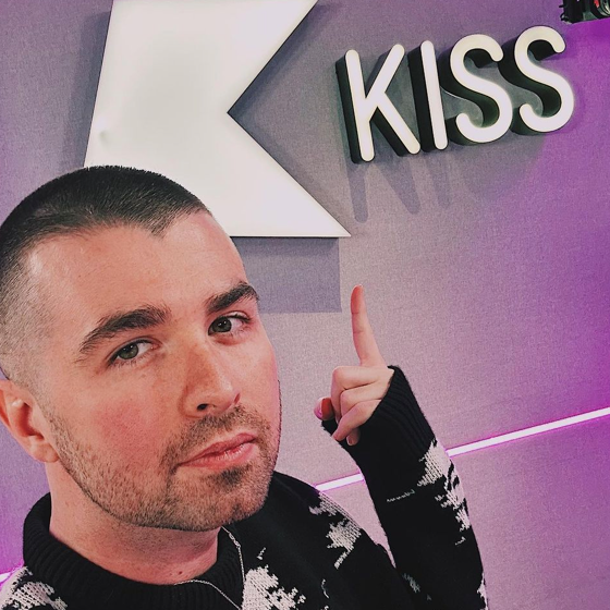 This crazy Grindr hookup landed Kiss FM host Jordan Lee in an unintentional throuple