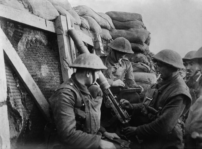 British WW1 machine gun crew in a front line trench.