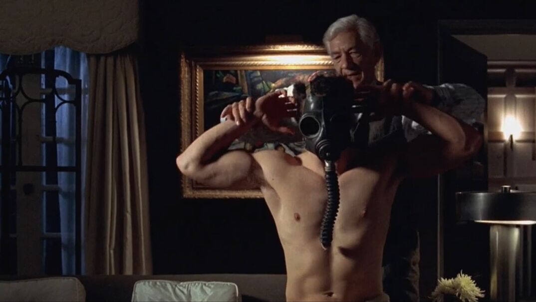 Ian McKellen and a shirtless Brendan Fraser in 'Gods And Monsters'