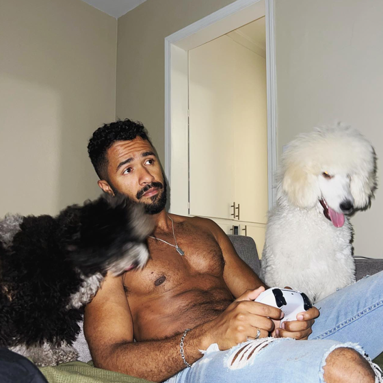 Hunky dog groomer Gabriel Feitosa lures us in with his pretty pets & keeps us coming back for more woofs
