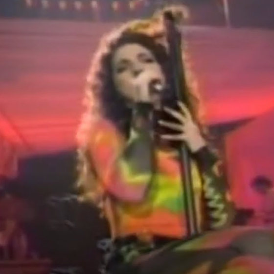 LISTEN: Gloria Estefan’s ’90s sex anthem is still a total banger over 30 years later