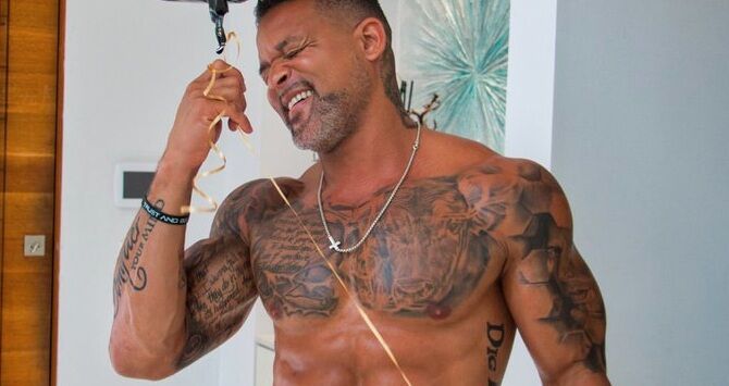Shaun T celebrates turning 45 with the thirstiest of thirst traps - Vimarsana News