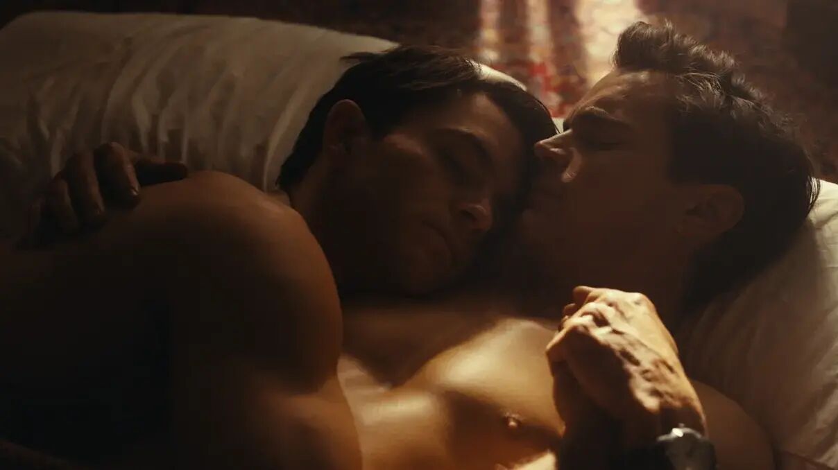 Matt Bomer & Jonathan Bailey tease "explicit" gay romance 'Fellow Travelers,' featuring plenty of role play - Vimarsana News