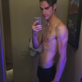 Hugh Hefner’s “bisexual AF” son joins OnlyFans & is making racy content for a very interesting reason