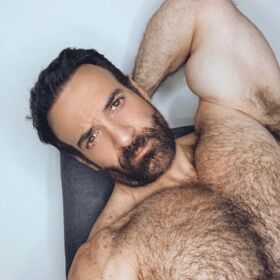 Meet Pablo Perroni, the hairy bisexual muscle daddy of your Mexican telenovela dreams