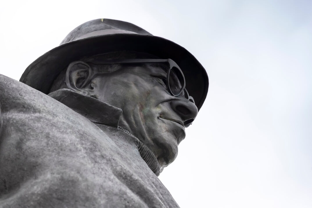 Vince Lombardi statue