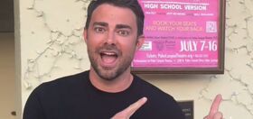Jonathan Bennett surprises High School production of ‘Mean Girls’