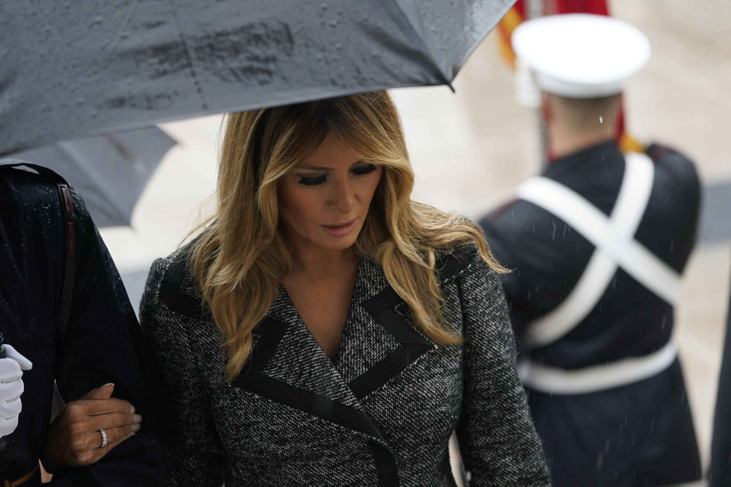 Melania allegedly wrote a ton of sh*t-talking emails about her husband & now prosecutors want to see them