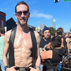 Sen. Scott Wiener flashes his abs at Folsom & once again right-wingers are completely losing it